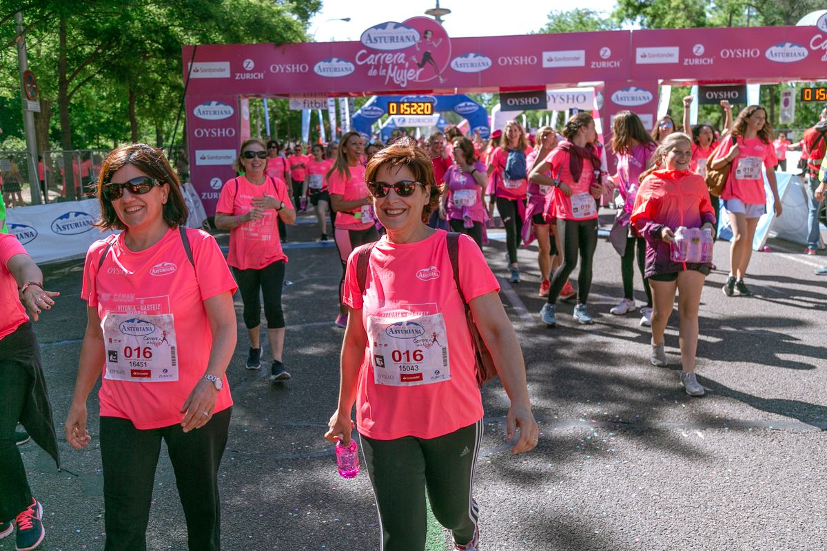Carrera de la Mujer de Madrid - META, ARCO DERECHO (de 1:51:50 a 1:53:15)