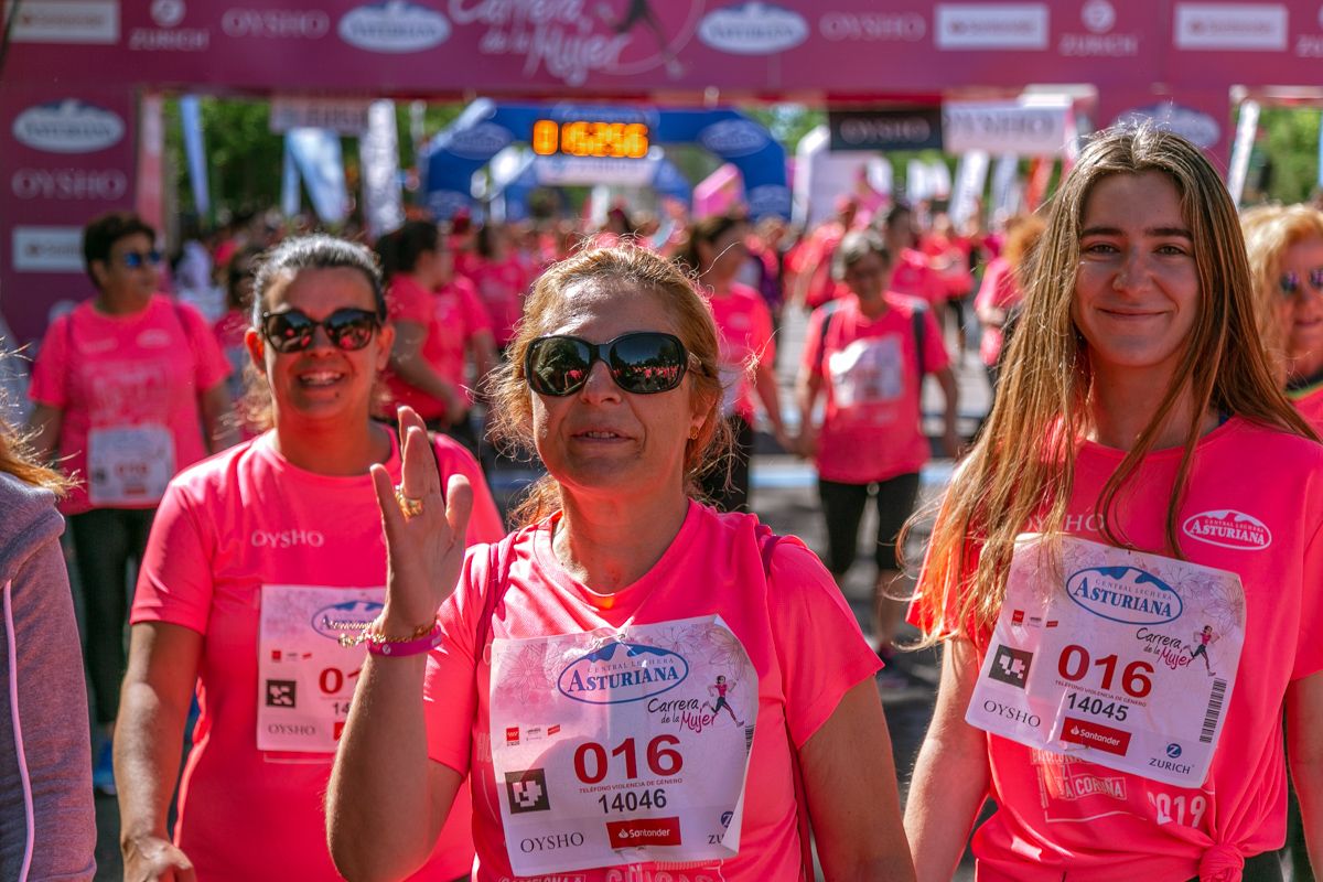 Carrera de la Mujer de Madrid - META, ARCO DERECHO (de 1:51:50 a 1:53:15)
