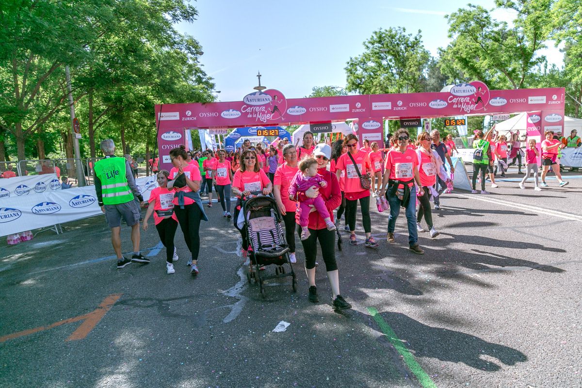 Carrera de la Mujer de Madrid - META, ARCO DERECHO (de 1:49:59 a 1:51:08)