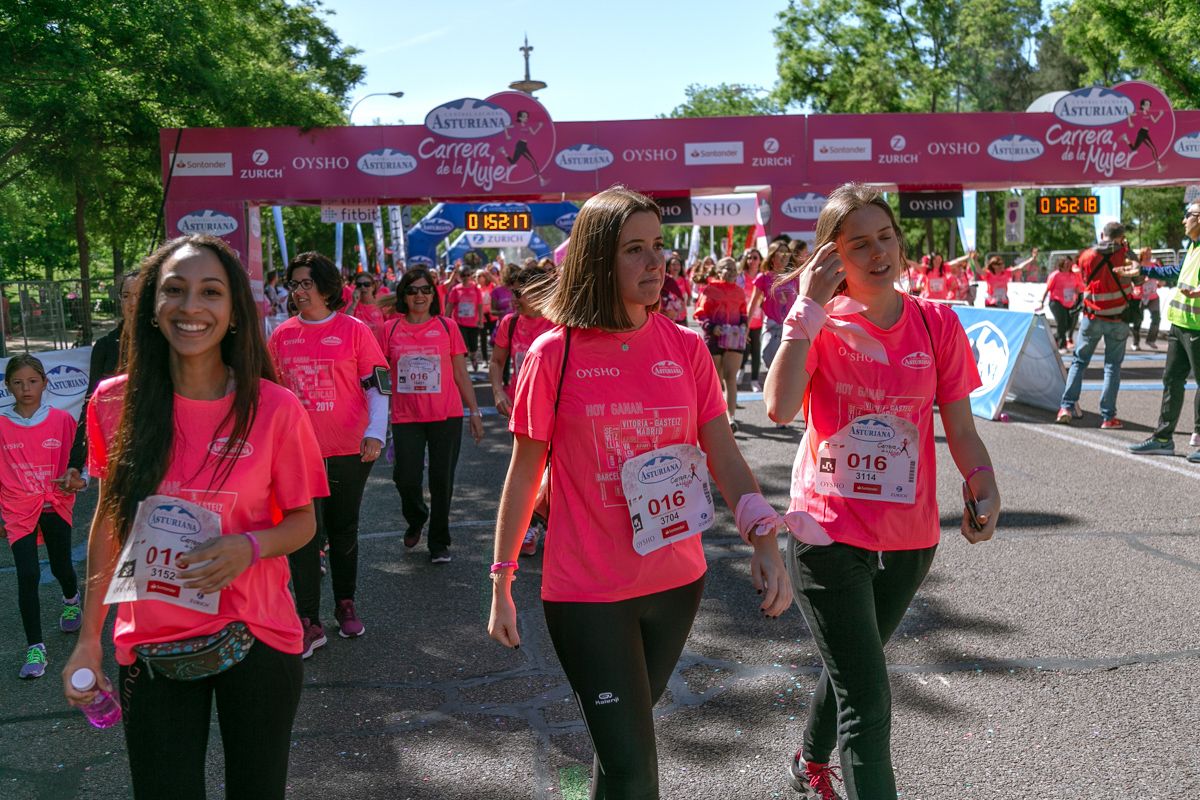 Carrera de la Mujer de Madrid - META, ARCO DERECHO (de 1:51:50 a 1:53:15)