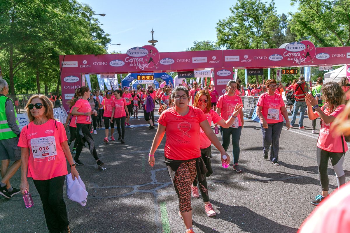 Carrera de la Mujer de Madrid - META, ARCO DERECHO (de 1:51:50 a 1:53:15)
