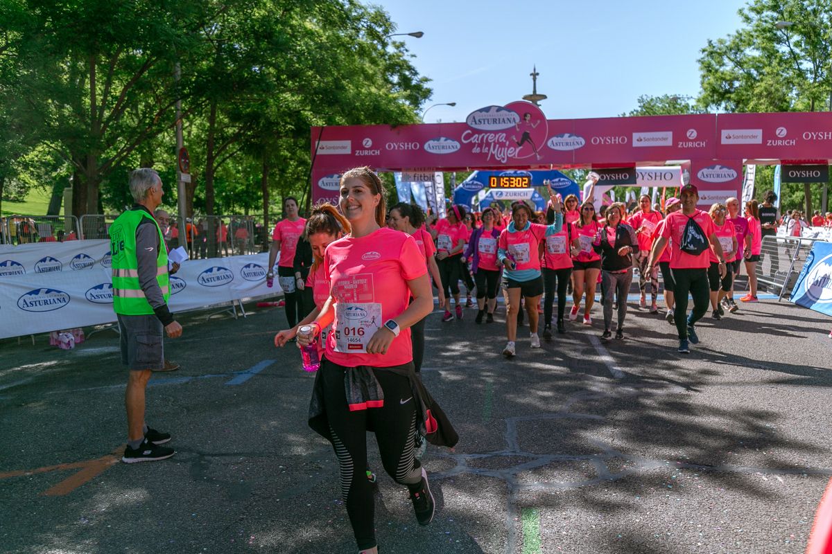 Carrera de la Mujer de Madrid - META, ARCO DERECHO (de 1:51:50 a 1:53:15)