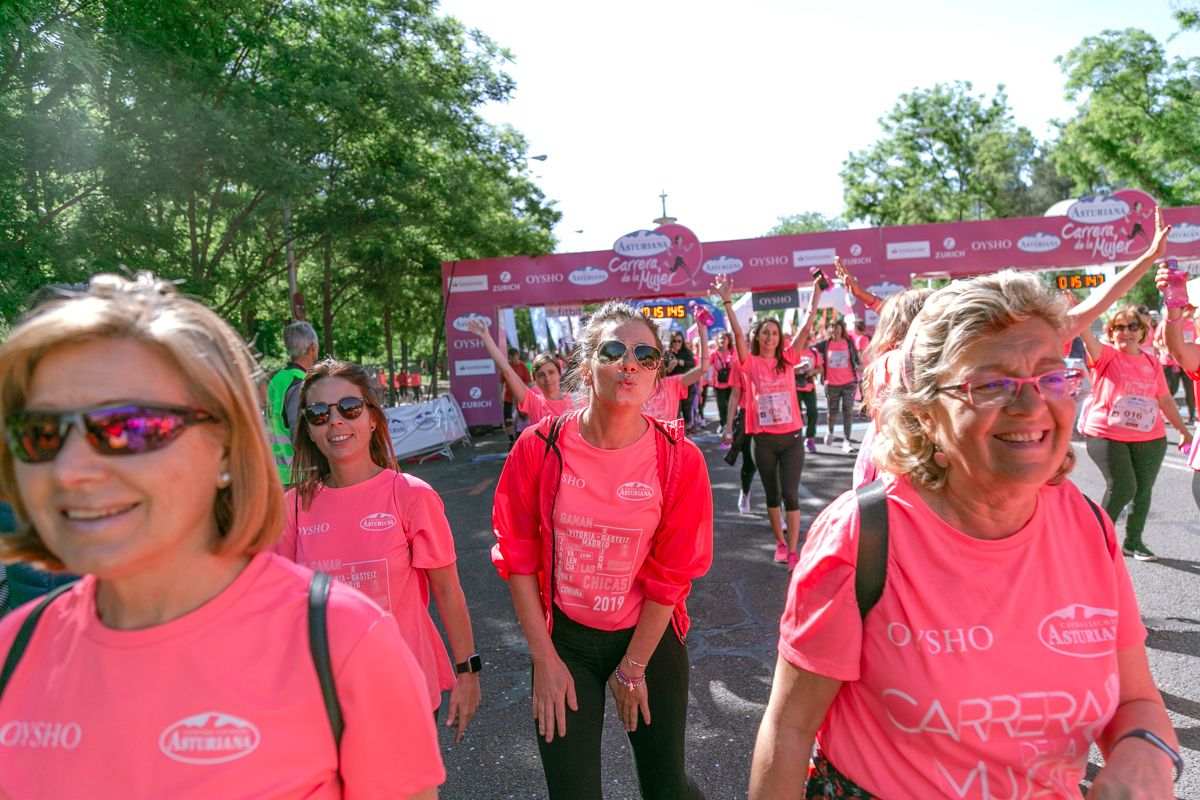 Carrera de la Mujer de Madrid - META, ARCO DERECHO (de 1:49:59 a 1:51:08)