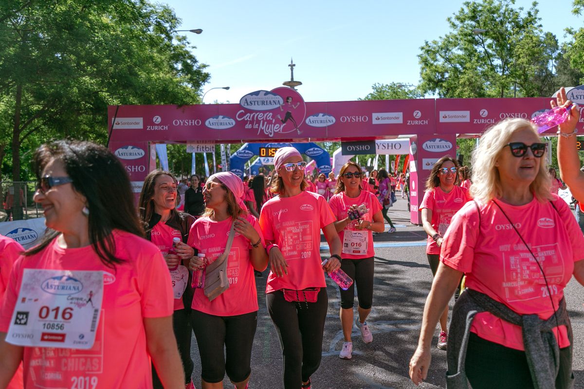 Carrera de la Mujer de Madrid - META, ARCO DERECHO (de 1:51:50 a 1:53:15)