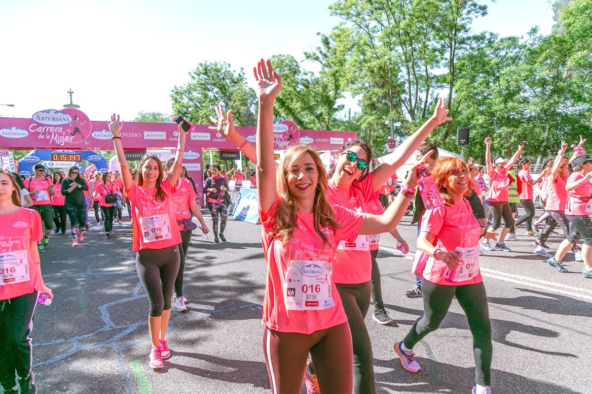 Carrera de la Mujer de Madrid - META, ARCO DERECHO (de 1:49:59 a 1:51:08)
