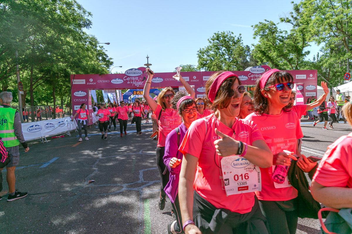 Carrera de la Mujer de Madrid - META, ARCO DERECHO (de 1:51:50 a 1:53:15)