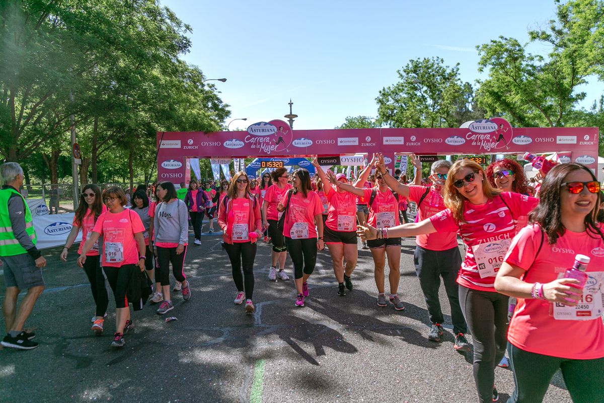 Carrera de la Mujer de Madrid - META, ARCO DERECHO (de 1:53:17 a 1:54:33)