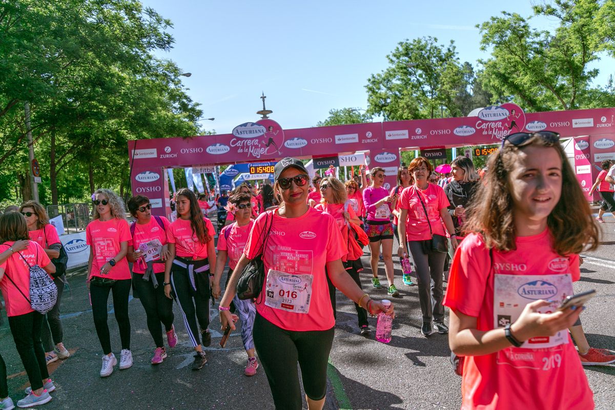 Carrera de la Mujer de Madrid - META, ARCO DERECHO (de 1:53:17 a 1:54:33)