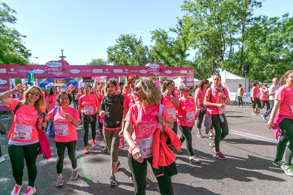 Carrera de la Mujer de Madrid - META, ARCO DERECHO (de 1:53:17 a 1:54:33)