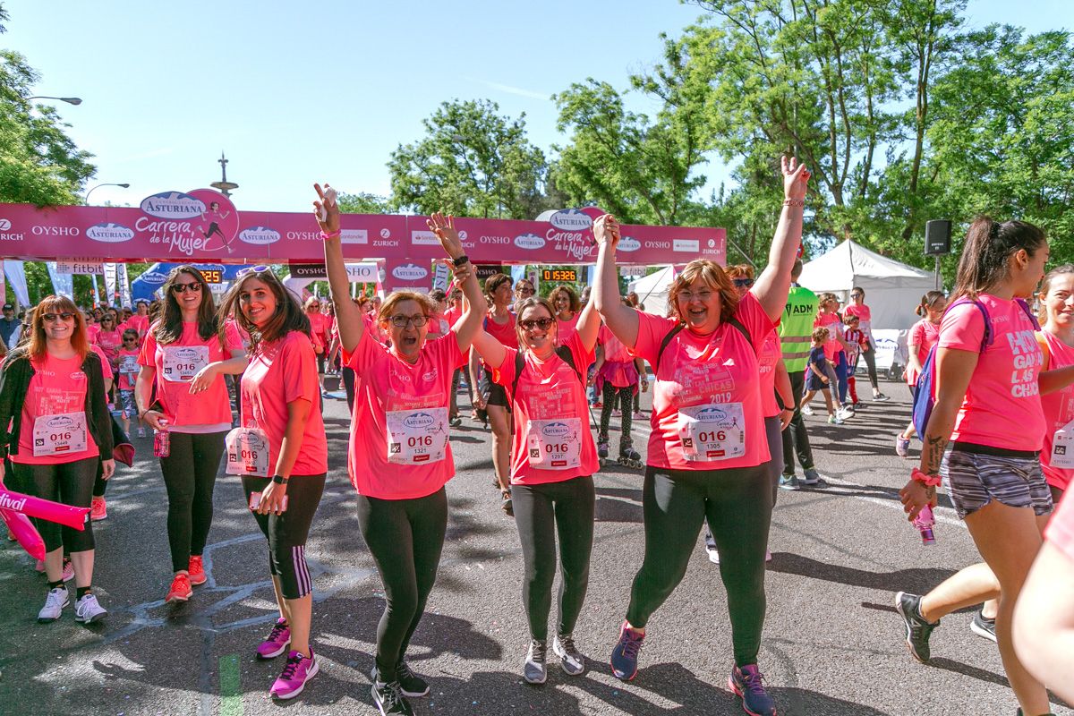 Carrera de la Mujer de Madrid - META, ARCO DERECHO (de 1:53:17 a 1:54:33)