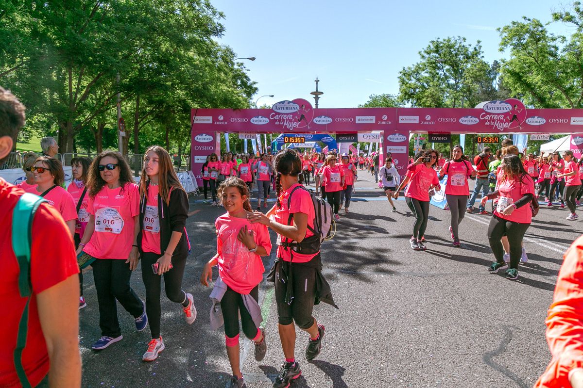 Carrera de la Mujer de Madrid - META, ARCO DERECHO (de 1:53:17 a 1:54:33)