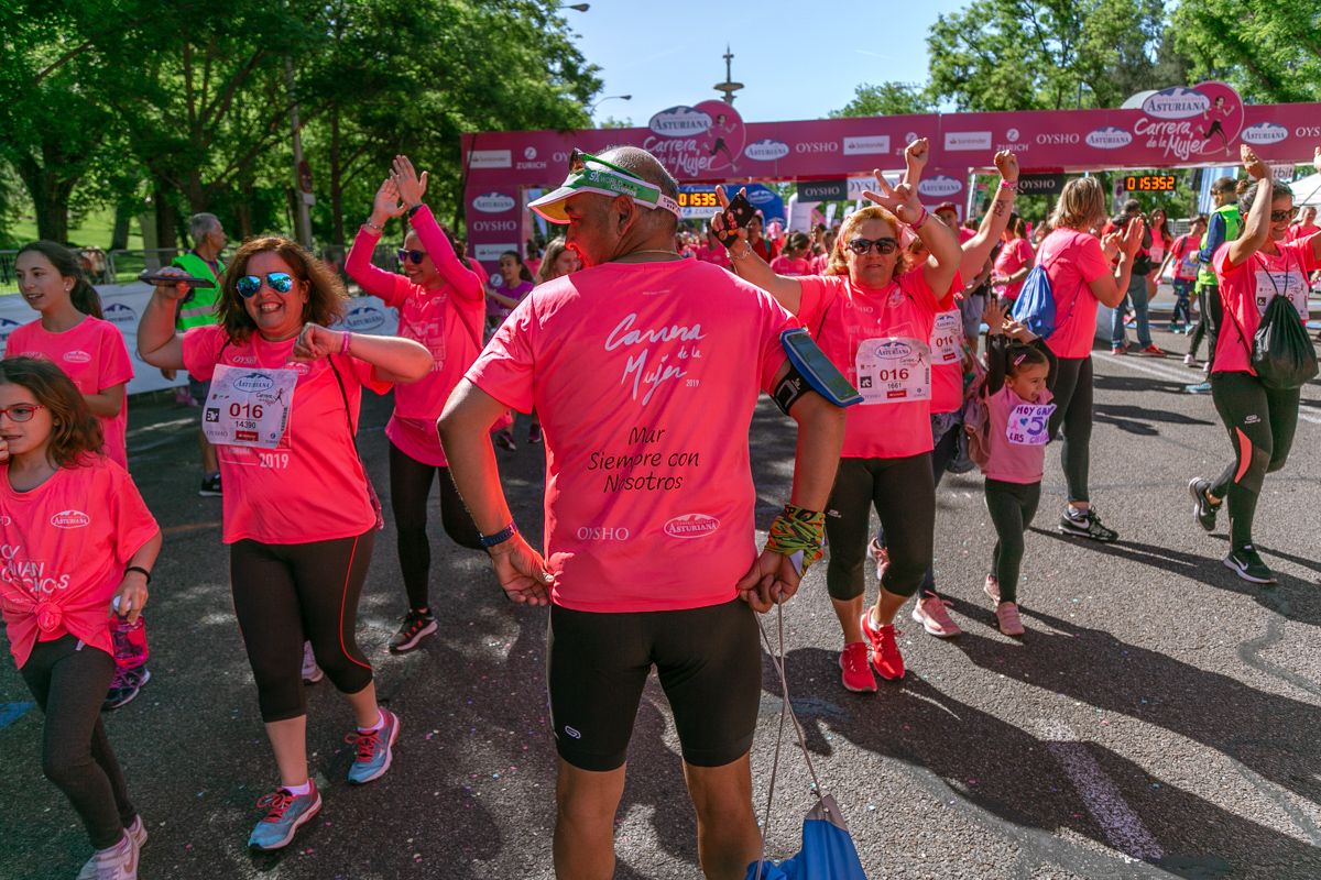 Carrera de la Mujer de Madrid - META, ARCO DERECHO (de 1:53:17 a 1:54:33)