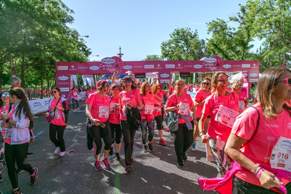 Carrera de la Mujer de Madrid - META, ARCO DERECHO (de 1:51:50 a 1:53:15)