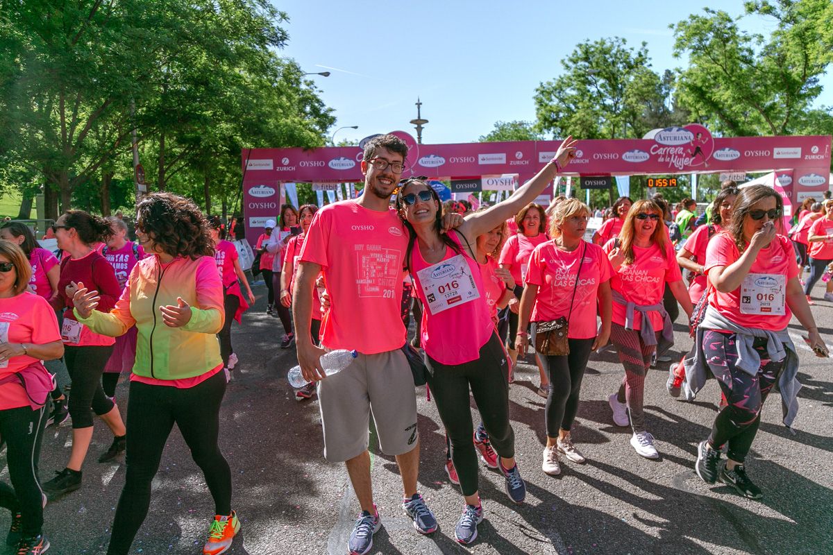 Carrera de la Mujer de Madrid - META, ARCO DERECHO (de 1:54:34 a 1:56:08)
