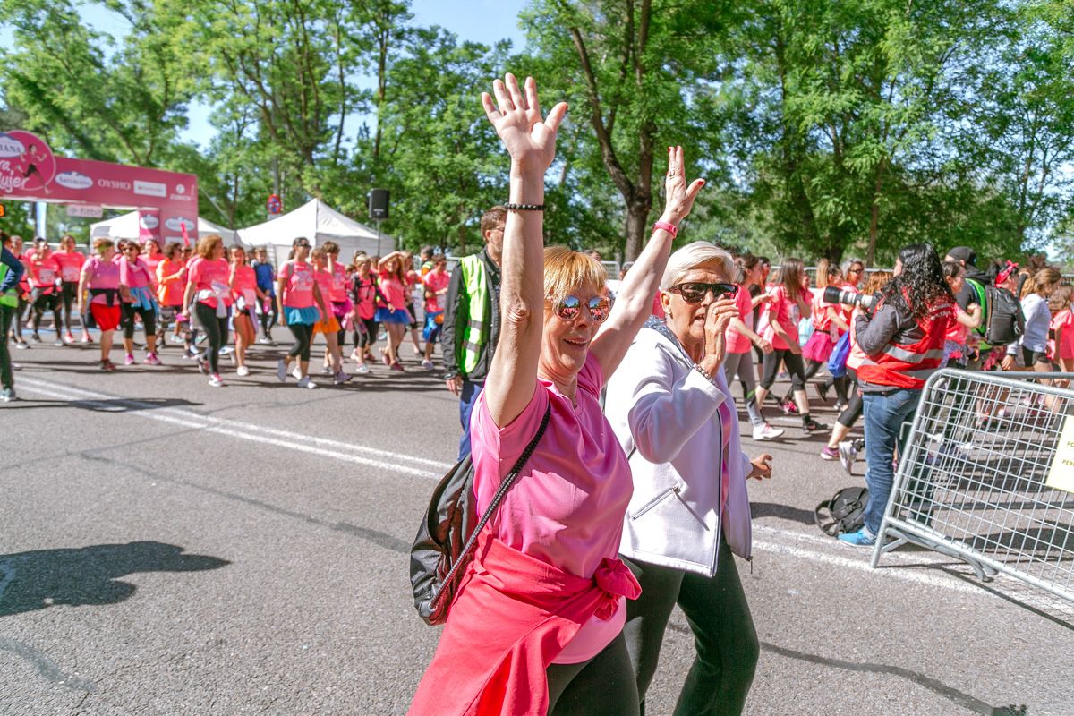 Carrera de la Mujer de Madrid - META, ARCO DERECHO (de 1:54:34 a 1:56:08)