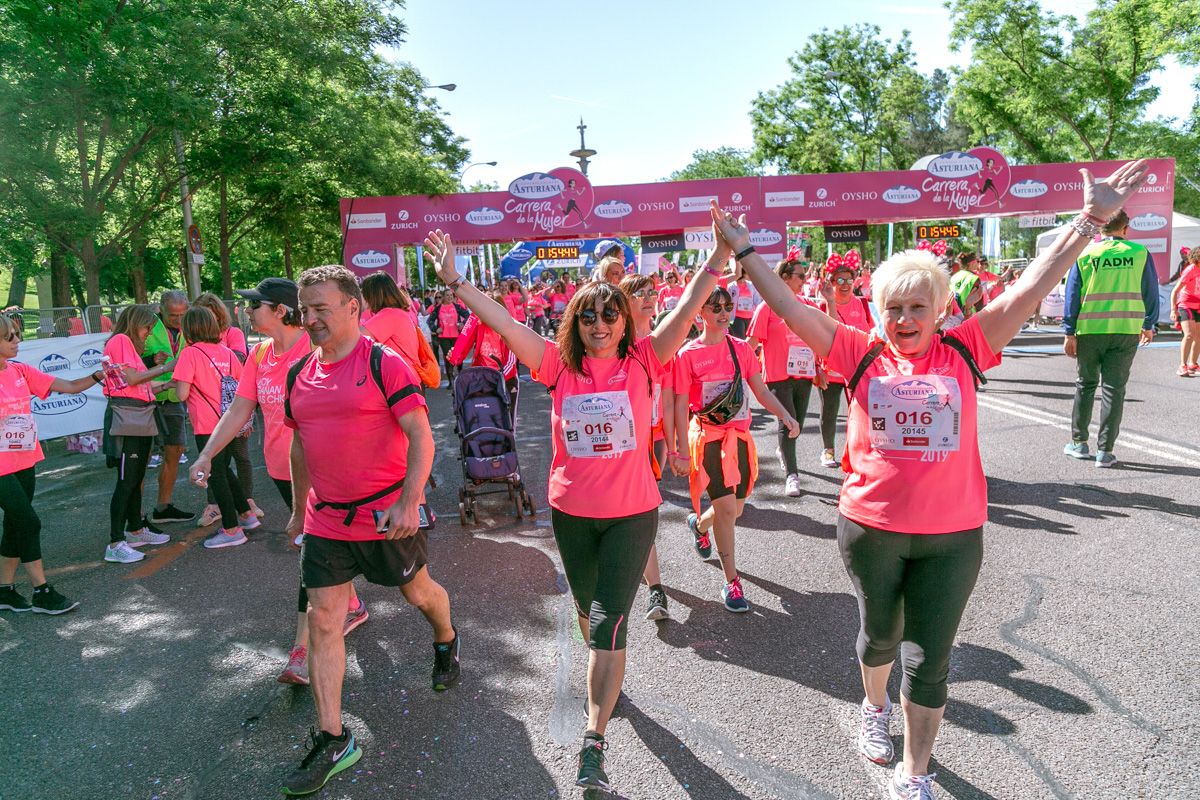 Carrera de la Mujer de Madrid - META, ARCO DERECHO (de 1:54:34 a 1:56:08)
