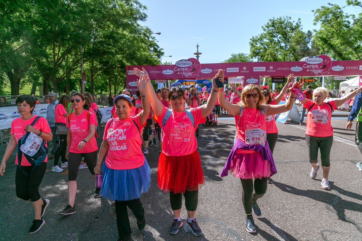 Carrera de la Mujer de Madrid - META, ARCO DERECHO (de 1:54:34 a 1:56:08)