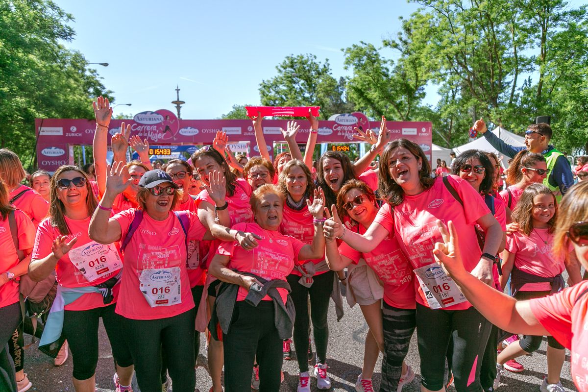 Carrera de la Mujer de Madrid - META, ARCO DERECHO (de 1:53:17 a 1:54:33)