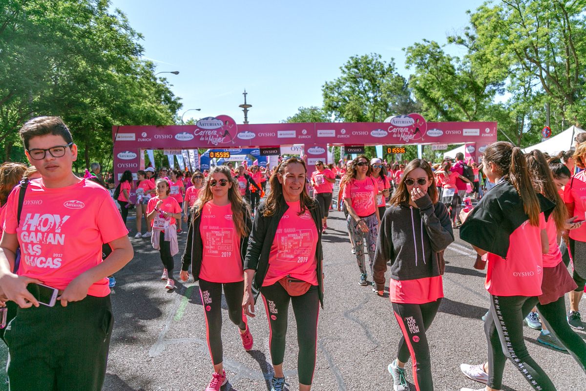 Carrera de la Mujer de Madrid - META, ARCO DERECHO (de 1:54:34 a 1:56:08)