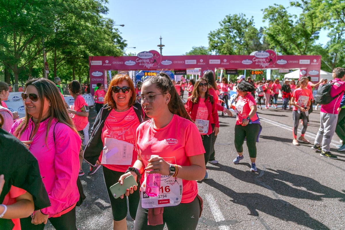 Carrera de la Mujer de Madrid - META, ARCO DERECHO (de 1:54:34 a 1:56:08)