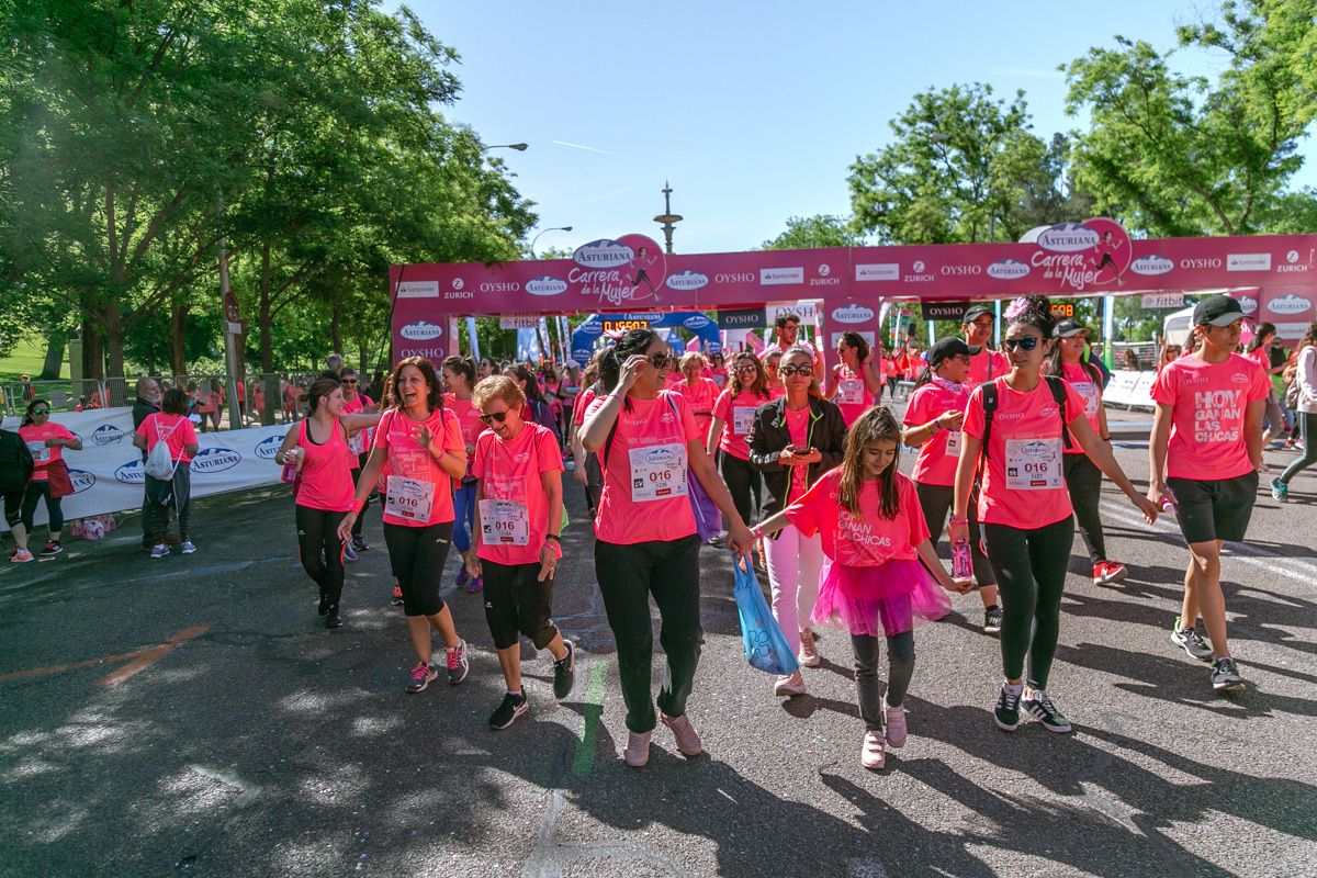 Carrera de la Mujer de Madrid - META, ARCO DERECHO (de 1:54:34 a 1:56:08)
