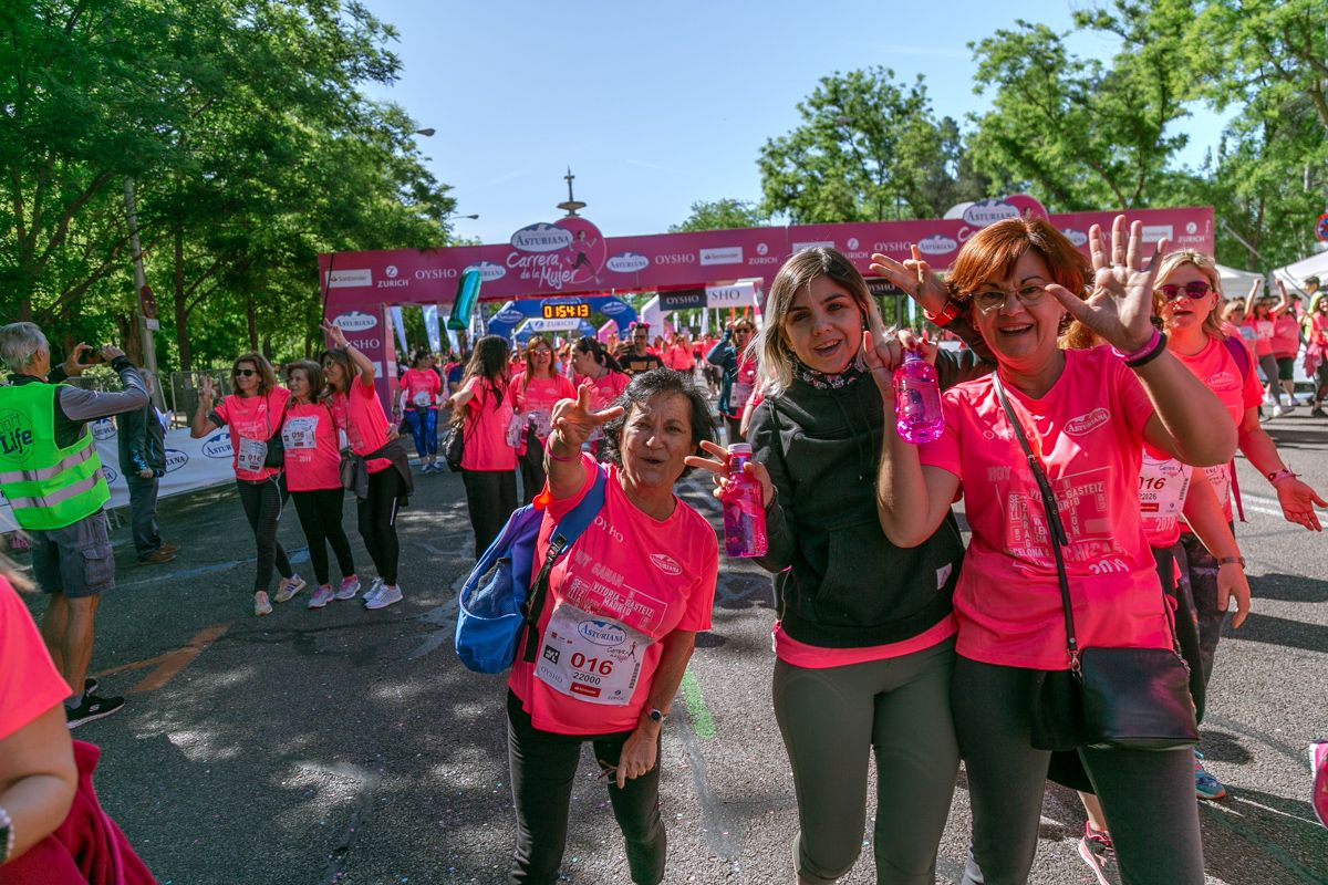 Carrera de la Mujer de Madrid - META, ARCO DERECHO (de 1:53:17 a 1:54:33)