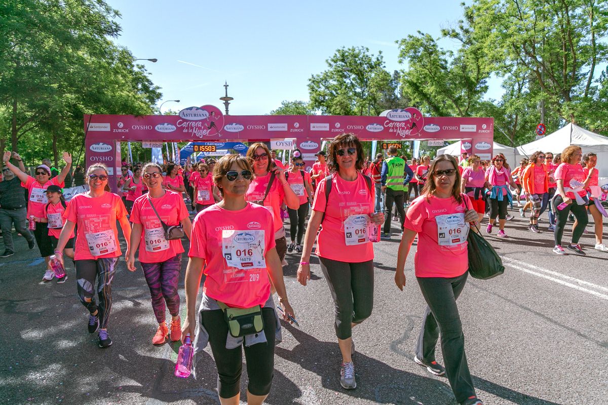 Carrera de la Mujer de Madrid - META, ARCO DERECHO (de 1:54:34 a 1:56:08)