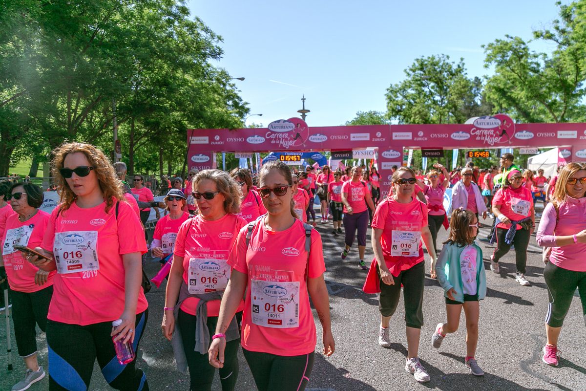 Carrera de la Mujer de Madrid - META, ARCO DERECHO (de 1:54:34 a 1:56:08)