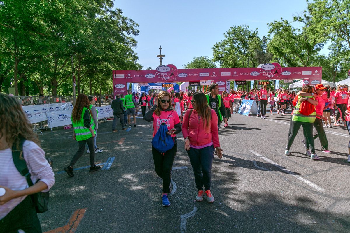 Carrera de la Mujer de Madrid - META, ARCO DERECHO (de 1:56:14 a 1:58:29)