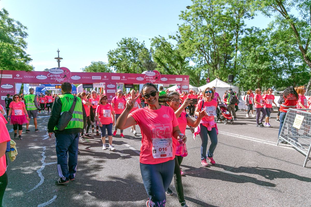 Carrera de la Mujer de Madrid - META, ARCO DERECHO (de 1:56:14 a 1:58:29)