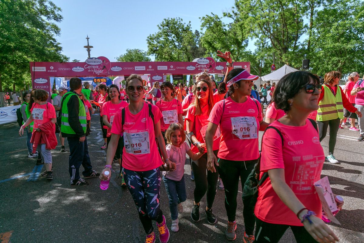 Carrera de la Mujer de Madrid - META, ARCO DERECHO (de 1:56:14 a 1:58:29)
