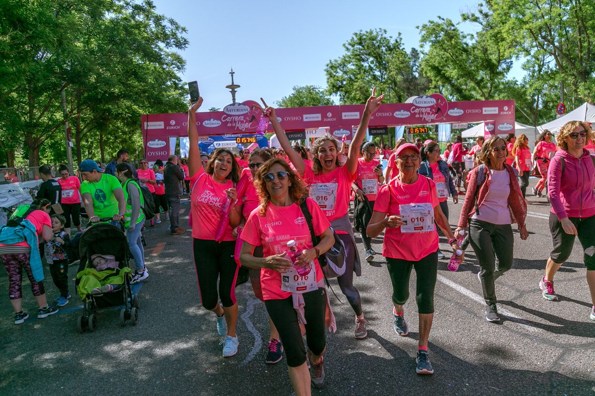 Carrera de la Mujer de Madrid - META, ARCO DERECHO (de 1:56:14 a 1:58:29)