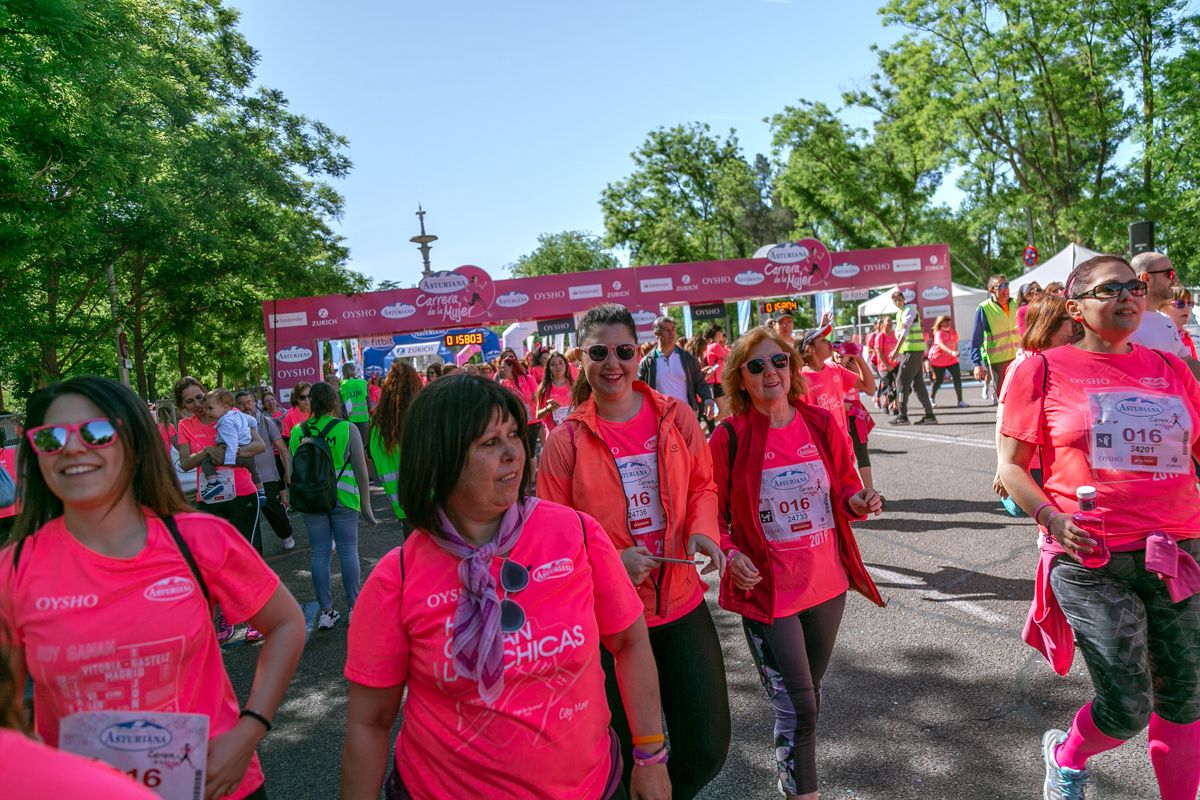 Carrera de la Mujer de Madrid - META, ARCO DERECHO (de 1:56:14 a 1:58:29)