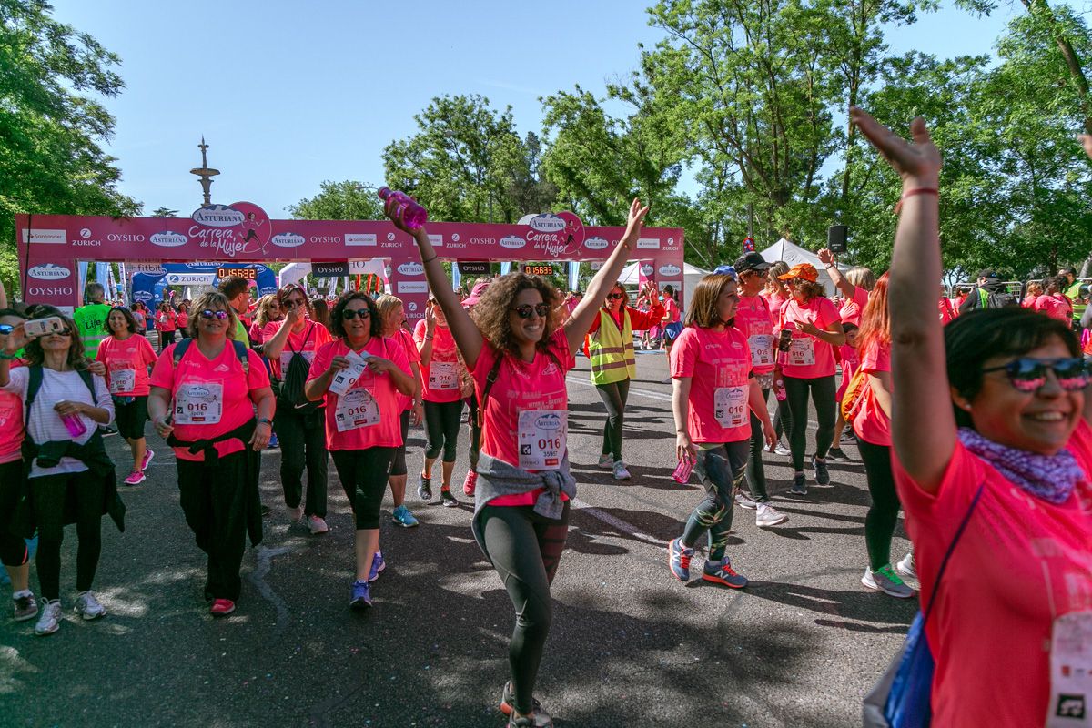 Carrera de la Mujer de Madrid - META, ARCO DERECHO (de 1:56:14 a 1:58:29)
