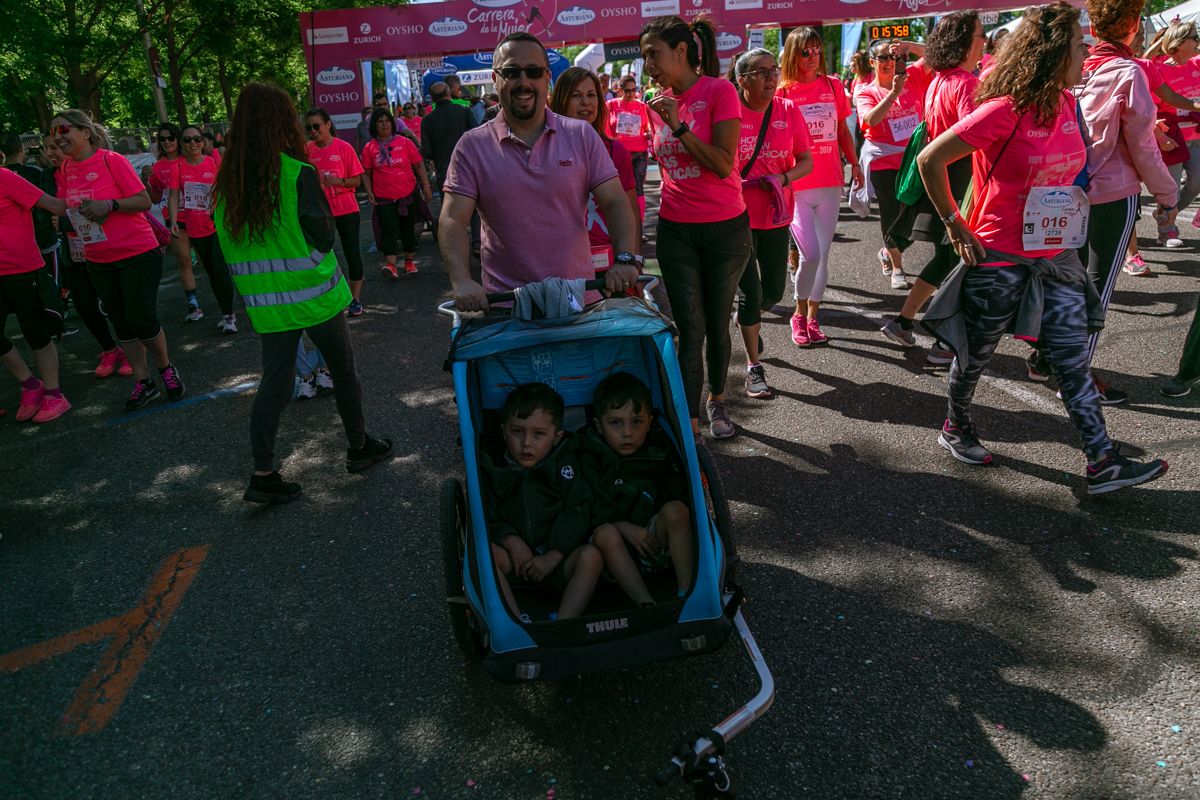 Carrera de la Mujer de Madrid - META, ARCO DERECHO (de 1:56:14 a 1:58:29)