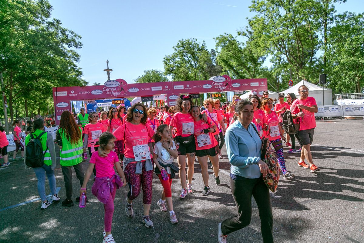 Carrera de la Mujer de Madrid - META, ARCO DERECHO (de 1:56:14 a 1:58:29)