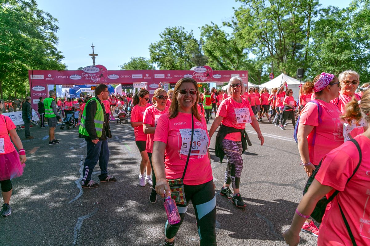 Carrera de la Mujer de Madrid - META, ARCO DERECHO (de 1:56:14 a 1:58:29)