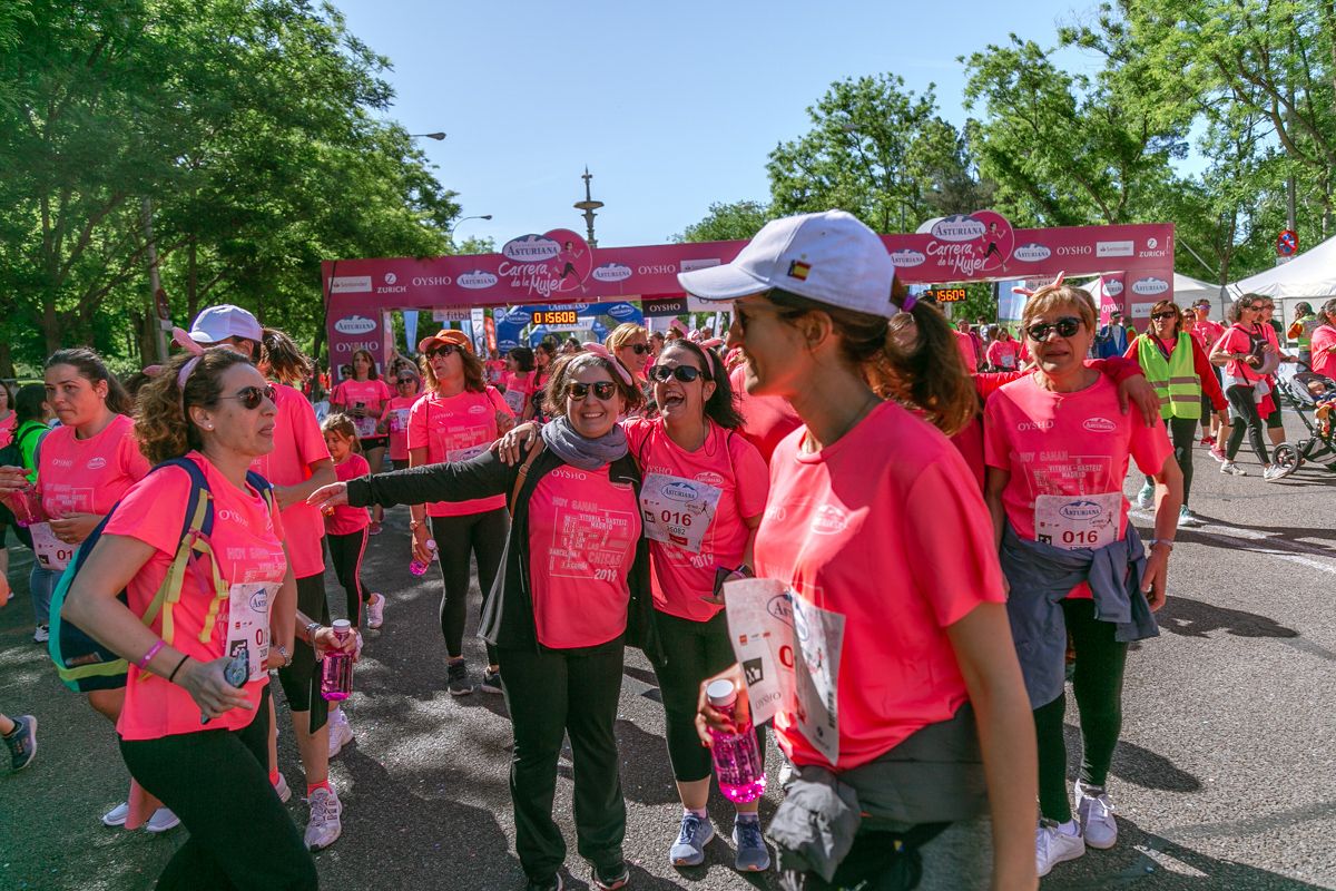 Carrera de la Mujer de Madrid - META, ARCO DERECHO (de 1:54:34 a 1:56:08)