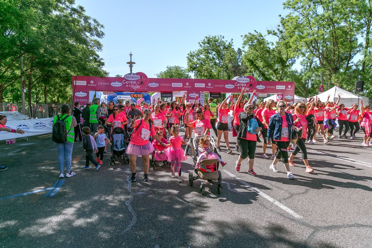 Carrera de la Mujer de Madrid - META, ARCO DERECHO (de 1:56:14 a 1:58:29)