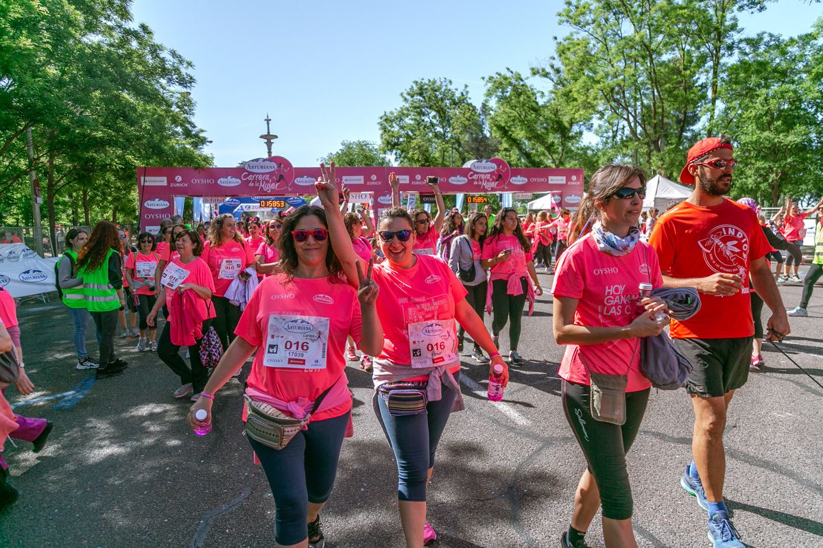 Carrera de la Mujer de Madrid - META, ARCO DERECHO (de 1:58:30 a 2:01:00)