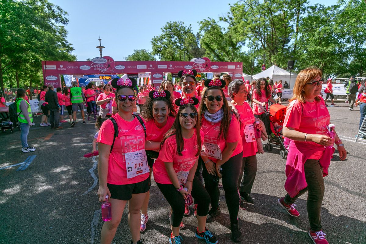 Carrera de la Mujer de Madrid - META, ARCO DERECHO (de 1:58:30 a 2:01:00)