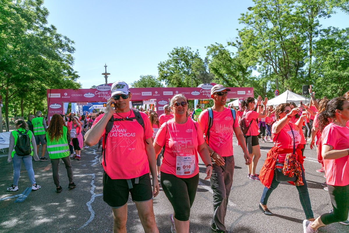 Carrera de la Mujer de Madrid - META, ARCO DERECHO (de 1:58:30 a 2:01:00)
