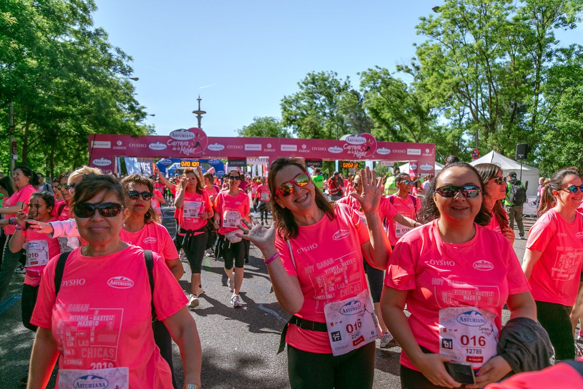 Carrera de la Mujer de Madrid - META, ARCO DERECHO (de 2:01:01 a 2:02:29)