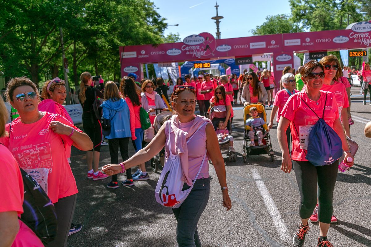 Carrera de la Mujer de Madrid - META, ARCO DERECHO (de 2:02:34 a 2:04:37)