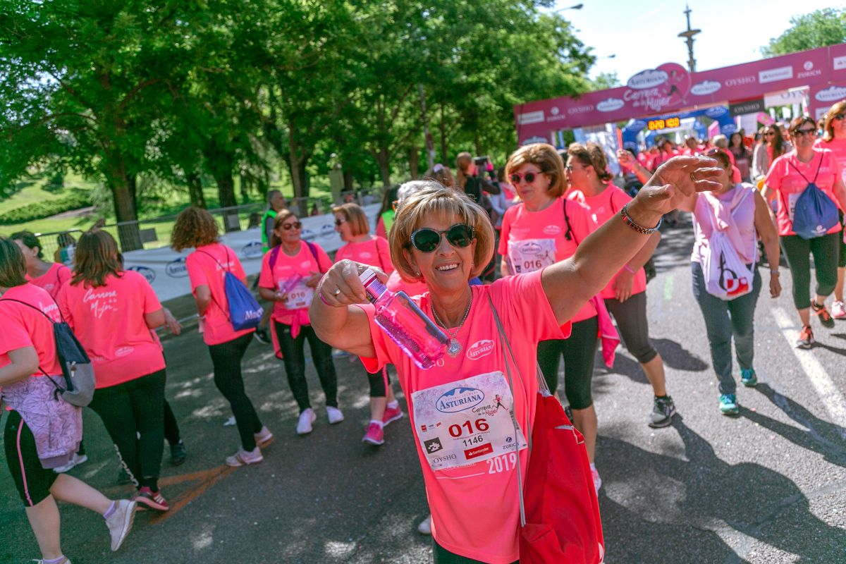 Carrera de la Mujer de Madrid - META, ARCO DERECHO (de 2:02:34 a 2:04:37)