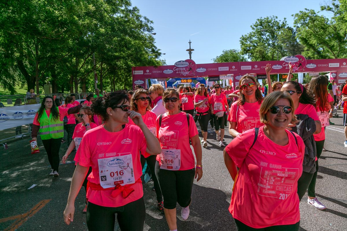 Carrera de la Mujer de Madrid - META, ARCO DERECHO (de 2:01:01 a 2:02:29)