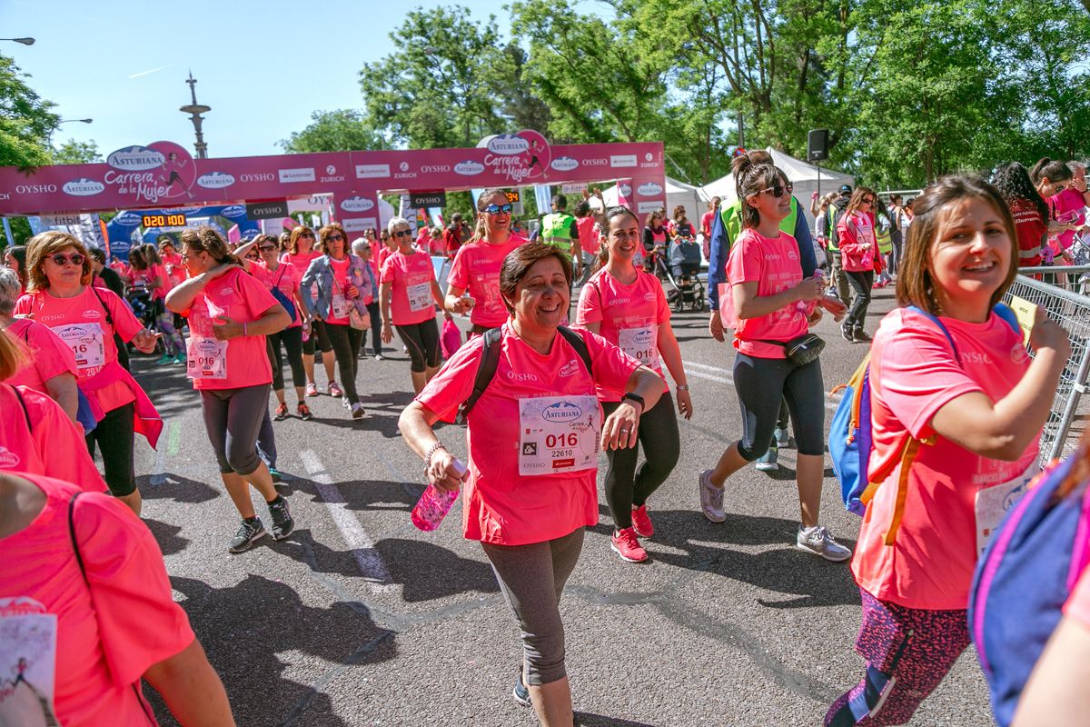Carrera de la Mujer de Madrid - META, ARCO DERECHO (de 2:02:34 a 2:04:37)