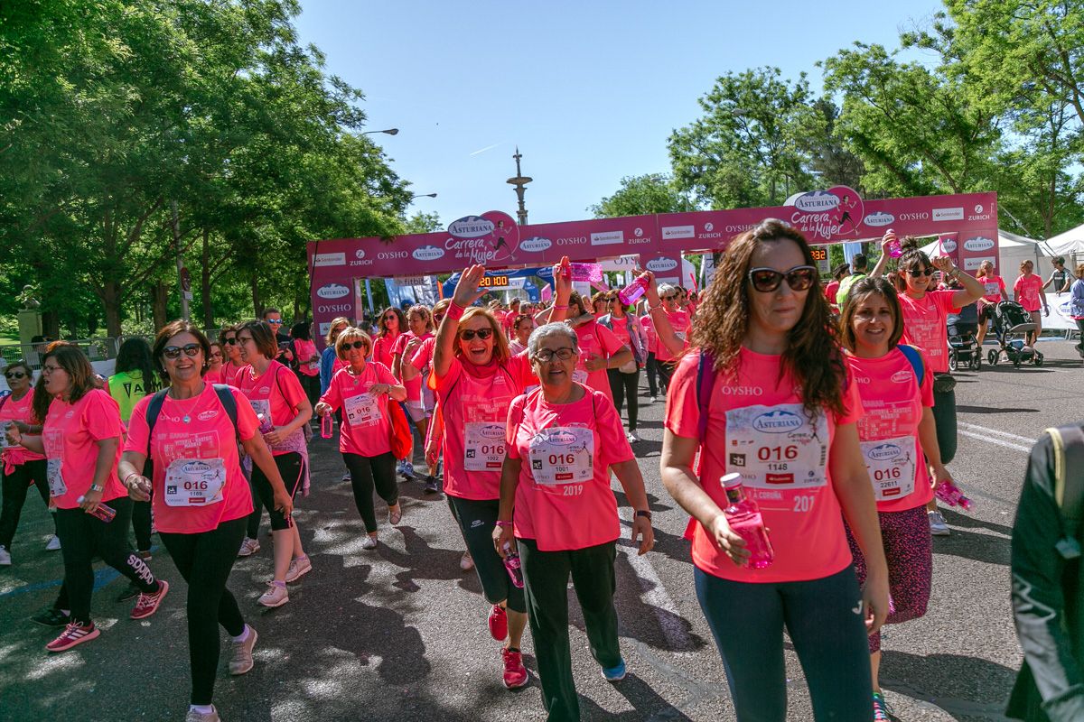 Carrera de la Mujer de Madrid - META, ARCO DERECHO (de 2:01:01 a 2:02:29)
