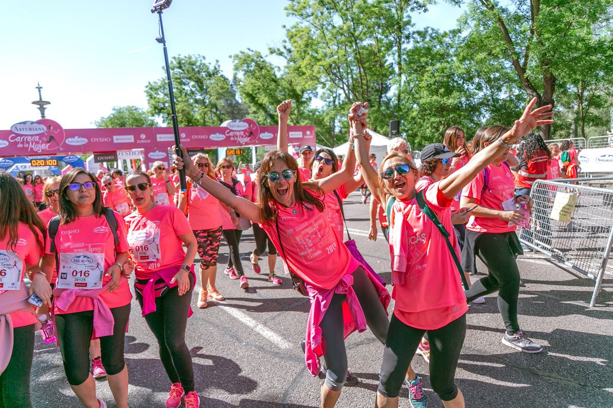 Carrera de la Mujer de Madrid - META, ARCO DERECHO (de 2:01:01 a 2:02:29)