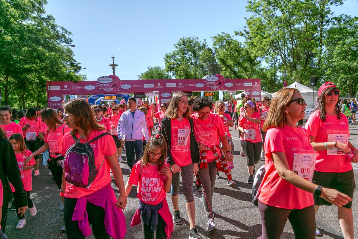 Carrera de la Mujer de Madrid - META, ARCO DERECHO (de 2:01:01 a 2:02:29)